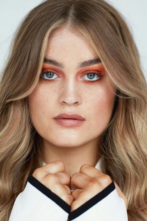 Model face